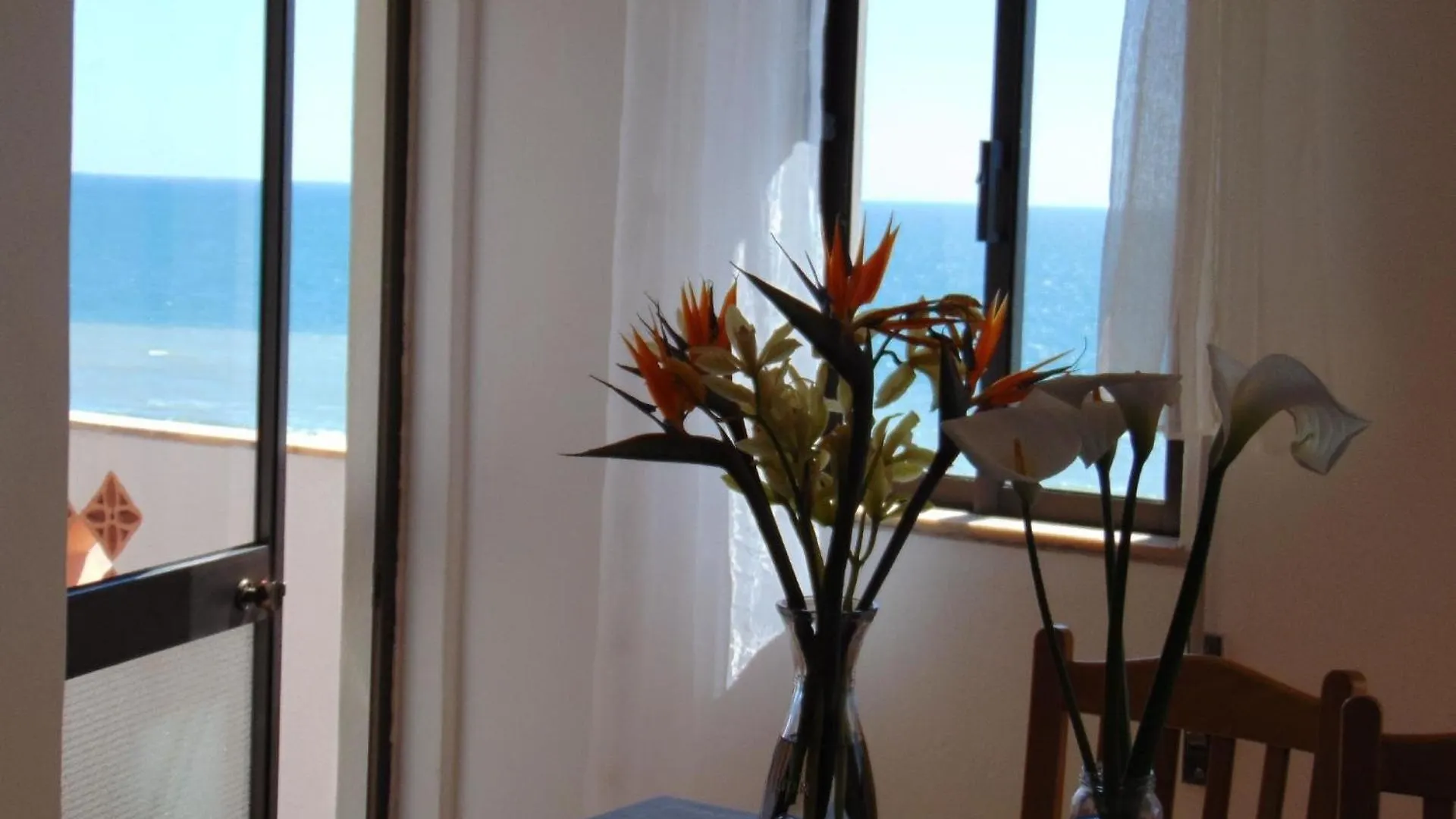 Apartment Wohnung In Quarteira Mit Balkon Und Meerblick Direkt An Strand