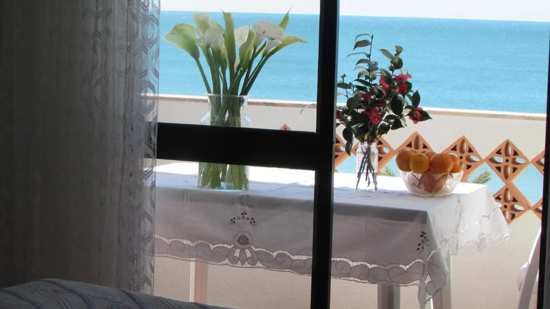 Wohnung In Quarteira Mit Balkon Und Meerblick Direkt An Strand 0*,  Portugal