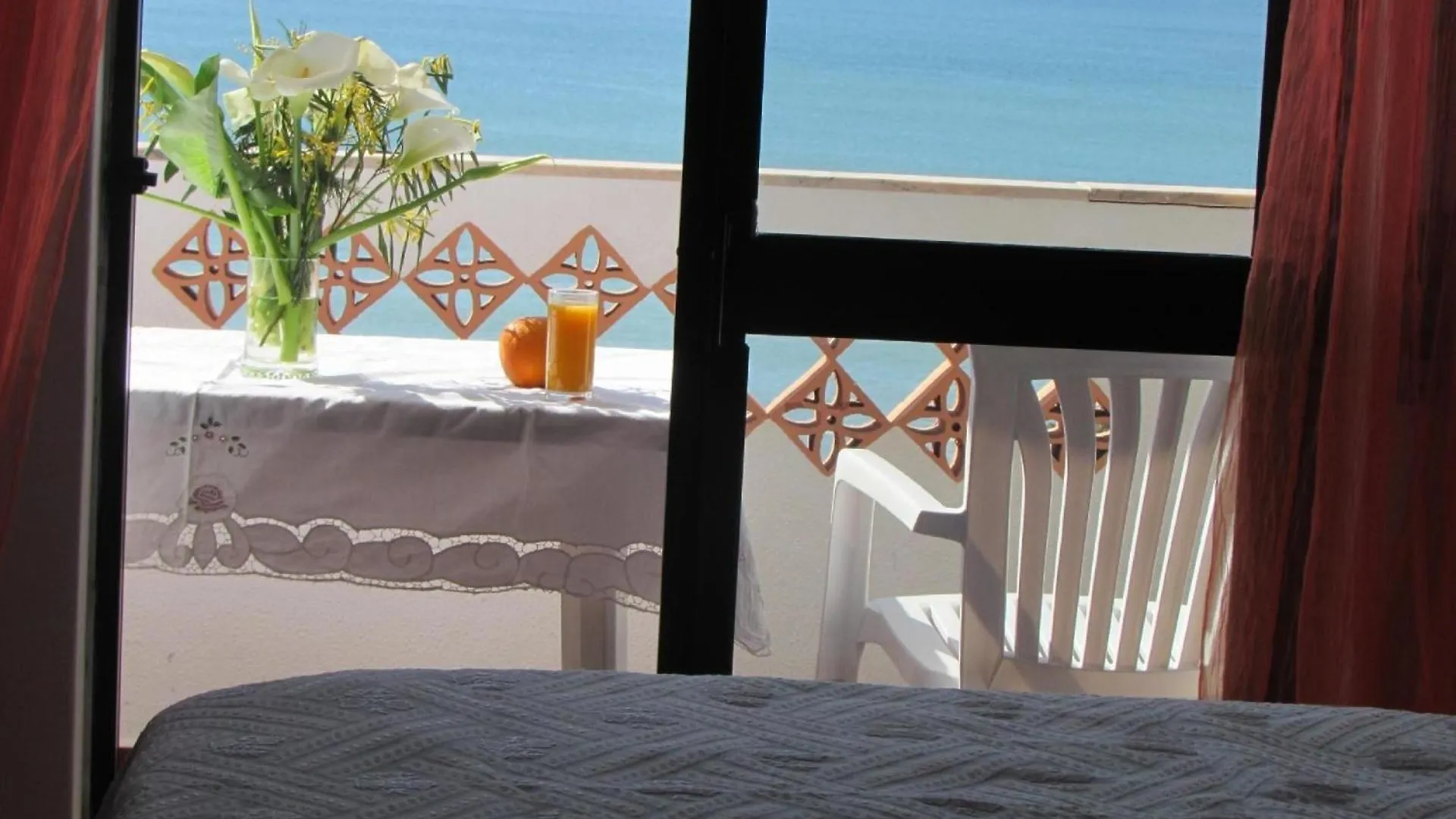 Apartment Wohnung In Quarteira Mit Balkon Und Meerblick Direkt An Strand Portugal
