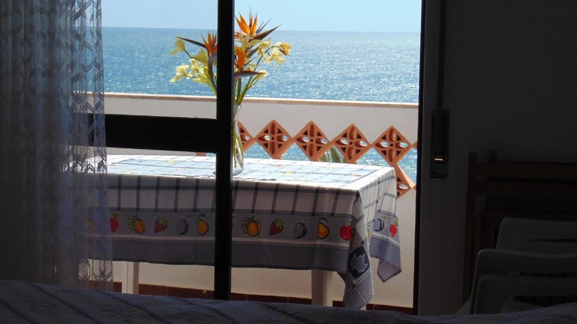 Wohnung In Quarteira Mit Balkon Und Meerblick Direkt An Strand Apartment