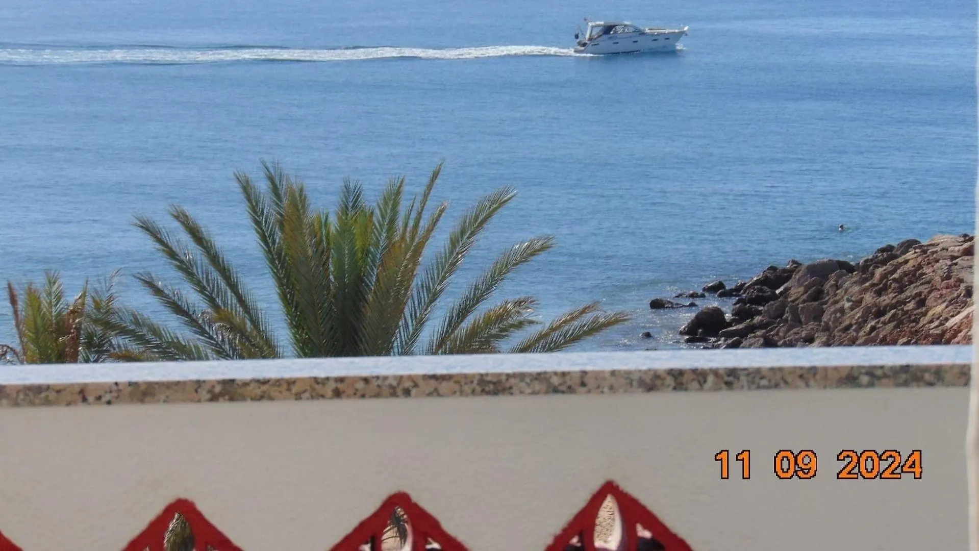 Wohnung In Quarteira Mit Balkon Und Meerblick Direkt An Strand