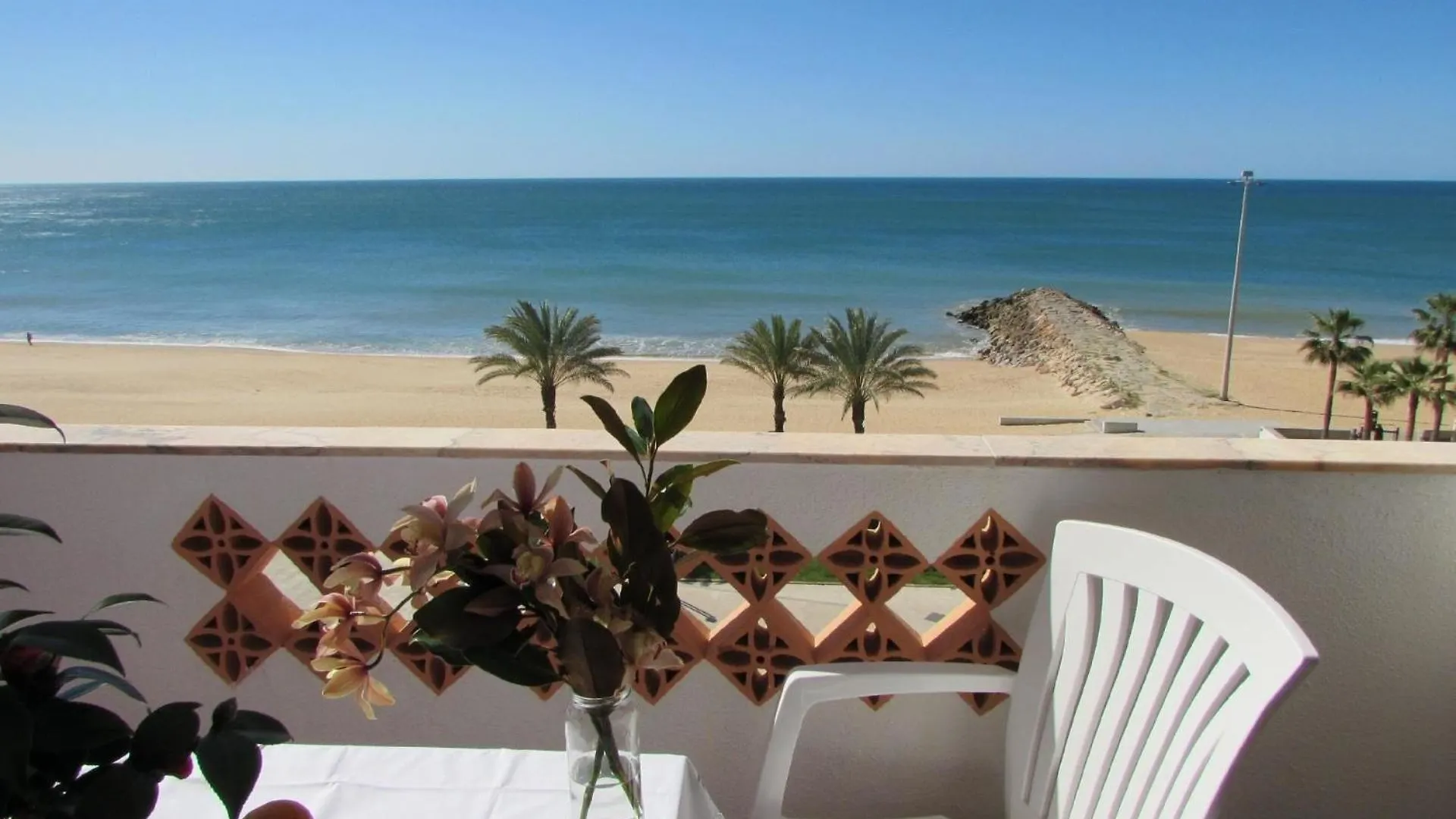 Apartment Wohnung In Quarteira Mit Balkon Und Meerblick Direkt An Strand
